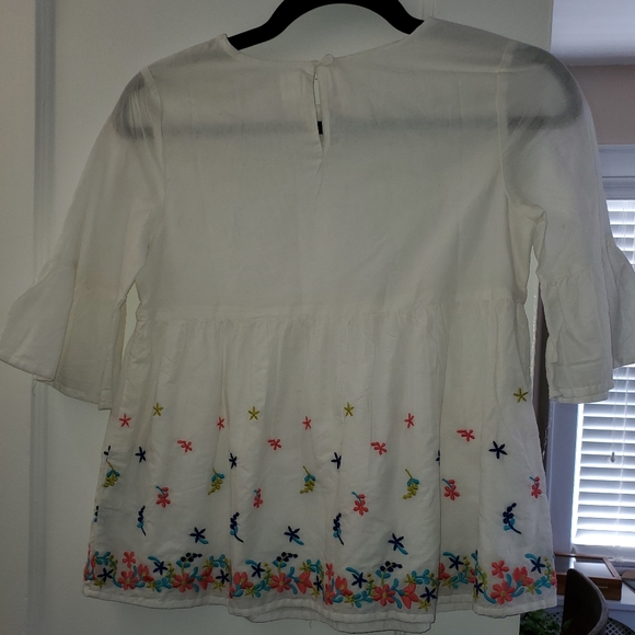 Girls Gap embroidered top - Picture 2 of 3